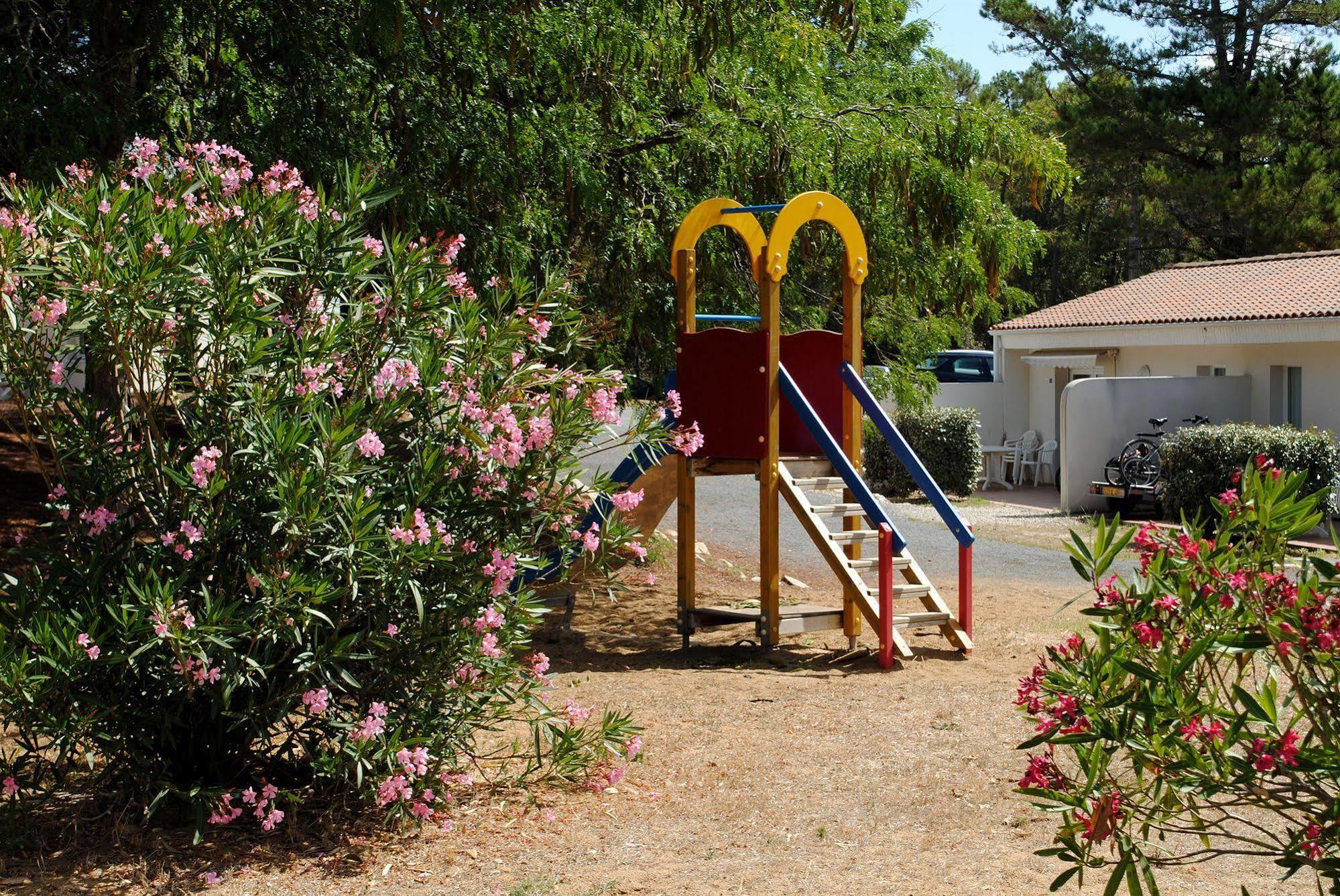 Residence Nemea Les Sables Vignier Saint-Georges-d'Oleron Exterior photo