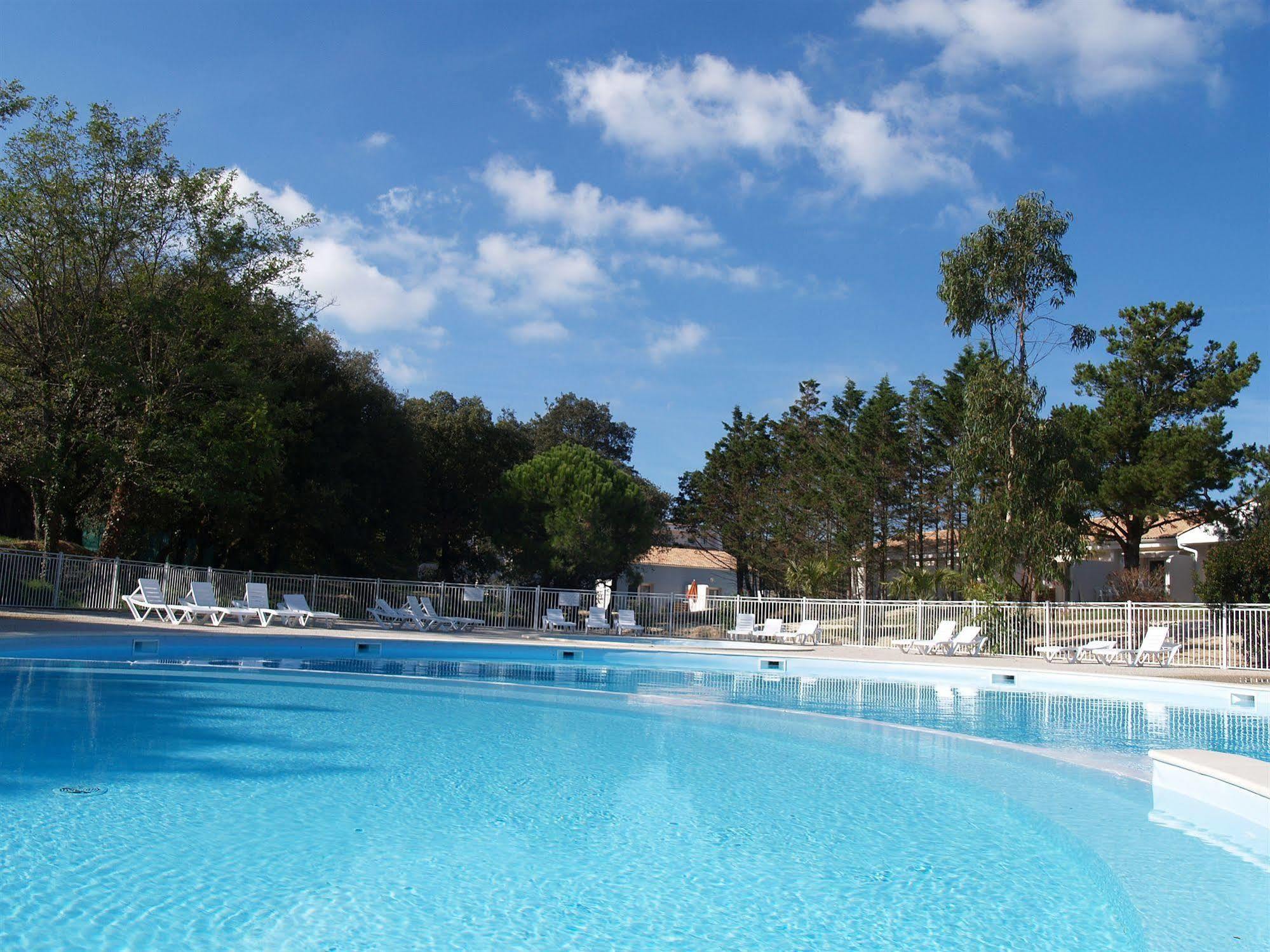 Residence Nemea Les Sables Vignier Saint-Georges-d'Oleron Exterior photo